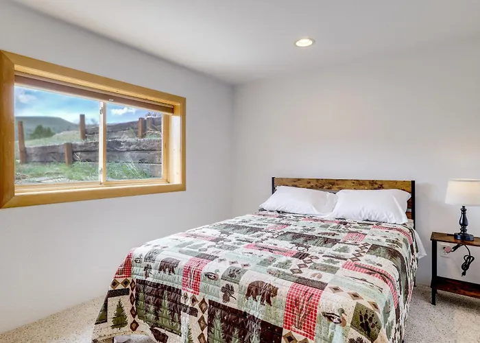 Walk To Sinks Canyon State Park: Spacious Home! Holiday home *