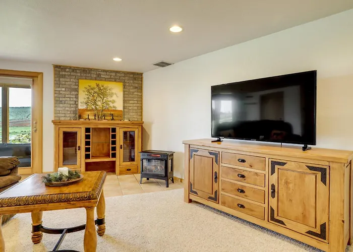 Walk To Sinks Canyon State Park: Spacious Home! *