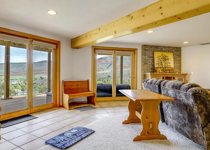 Holiday home Walk To Sinks Canyon State Park: Spacious Home!