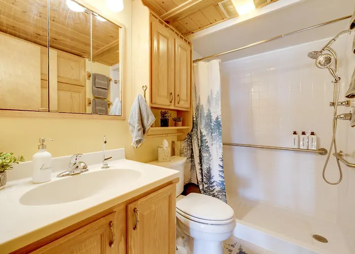 Walk To Sinks Canyon State Park: Spacious Home! Lander