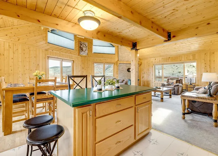 Walk To Sinks Canyon State Park: Spacious Home! Holiday home Lander