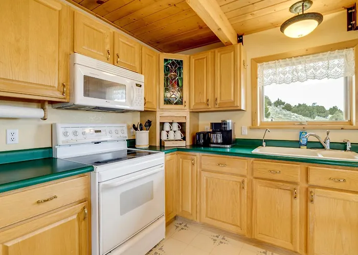 Walk To Sinks Canyon State Park: Spacious Home! Holiday home Lander