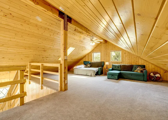 Walk To Sinks Canyon State Park: Spacious Home! *